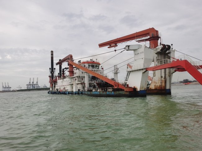 งานเปลี่ยน Compressor แอร์เรือนอกชายฝั่ง